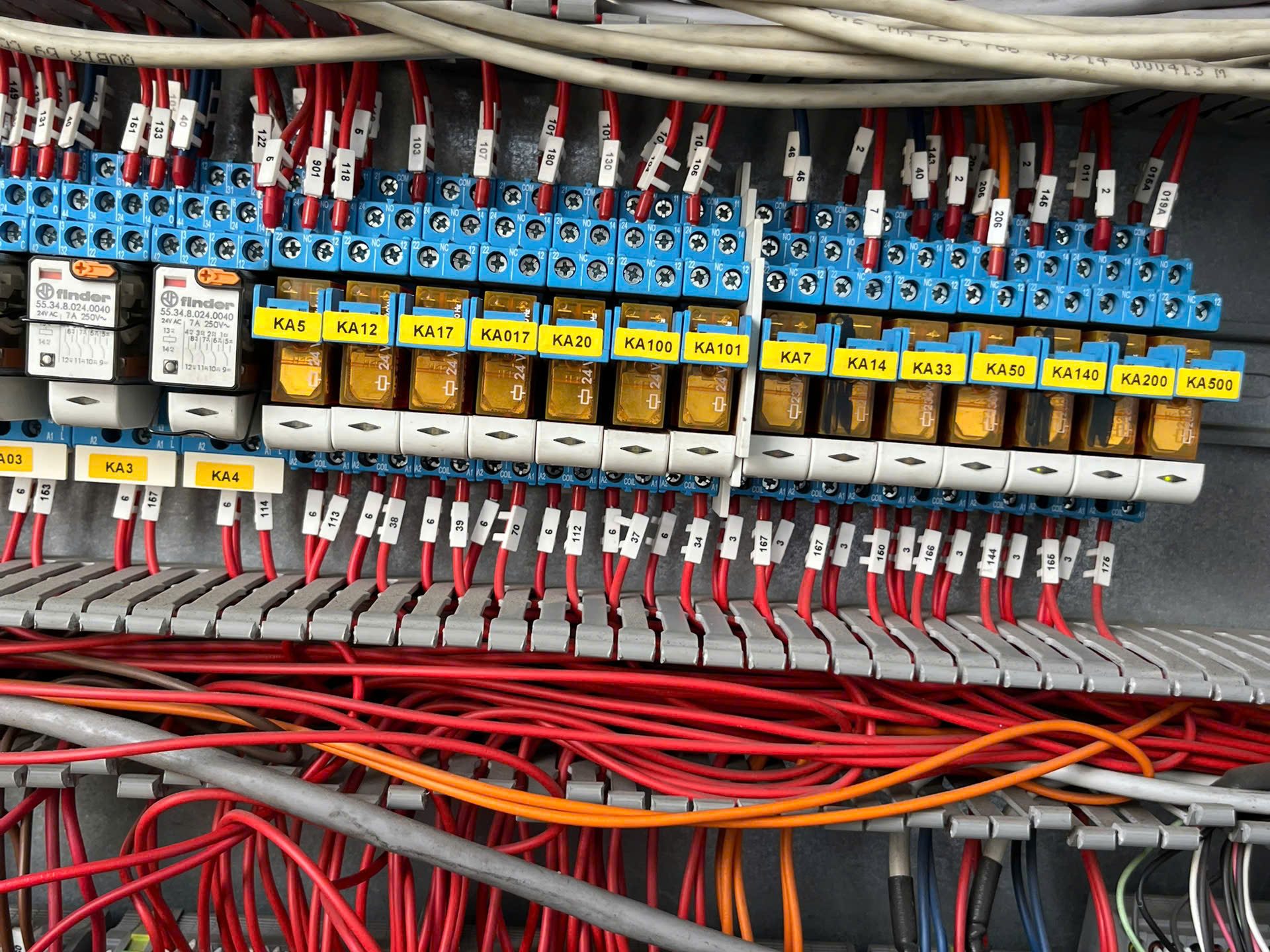 Rơ le trung gian finder